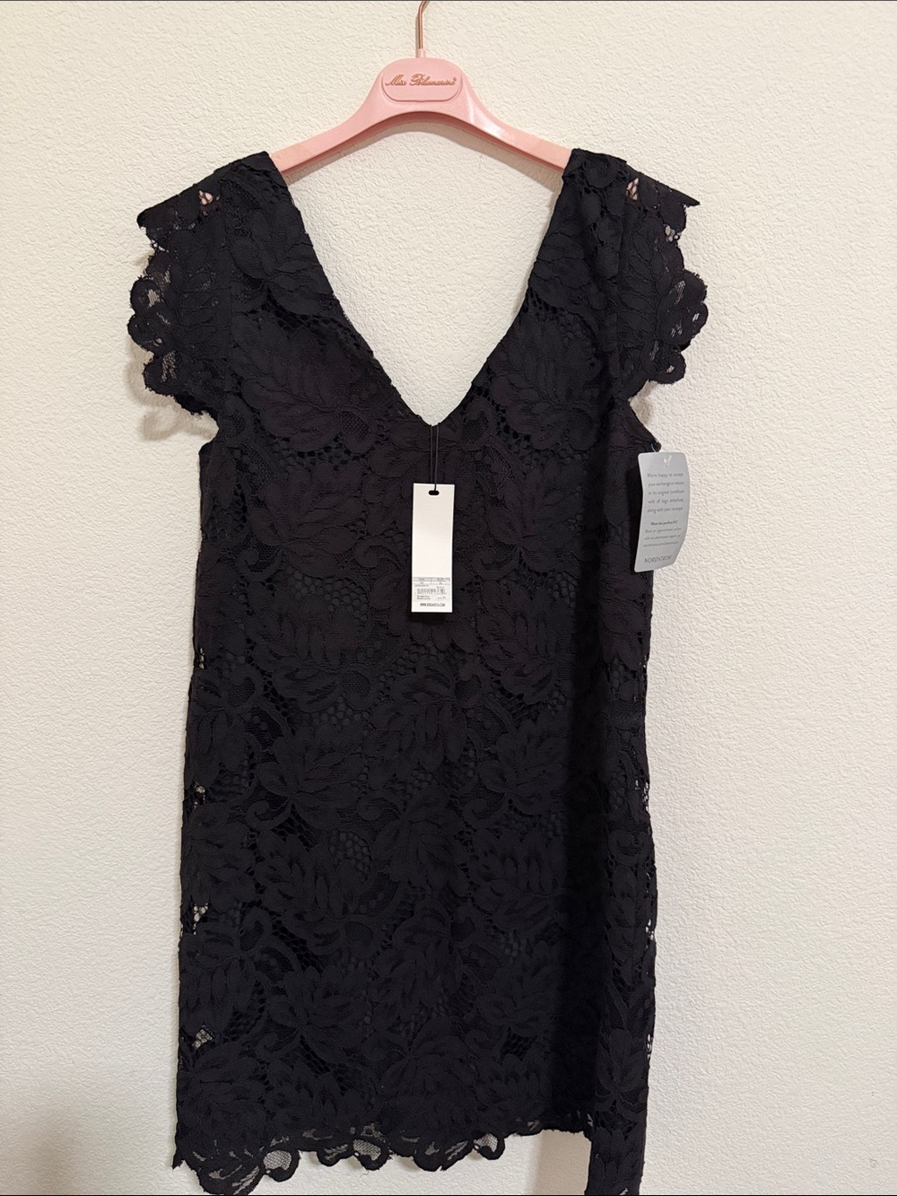 🌸 NWT Black Lace V-Neck Dress - Elegant Women's Dress 🌸